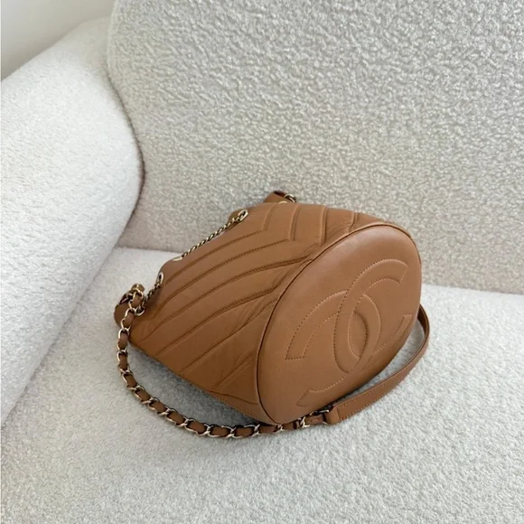 Authentic Chanel Bucket Bag GHW - Picture 9 of 9